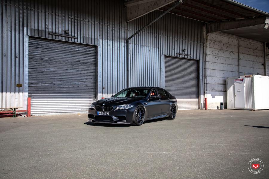  BMW M5 on Vossen Wheels (M-X2) 2019 года  (фото 12 из 25)